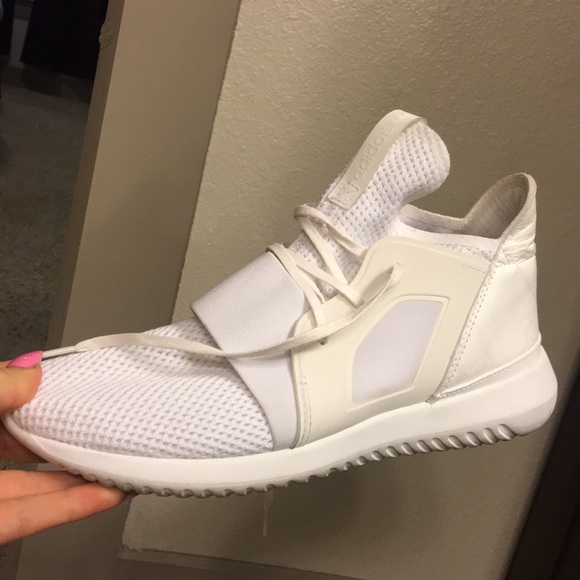 Adidas shoes - Picture 1 of 4
